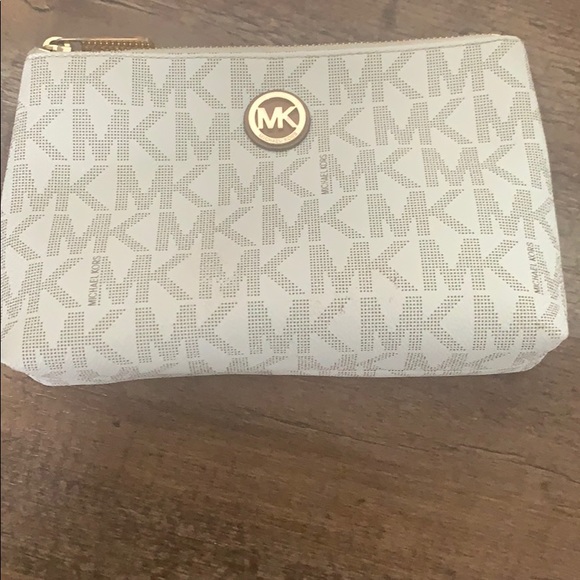 Michael Kors purse combo - Picture 3 of 6